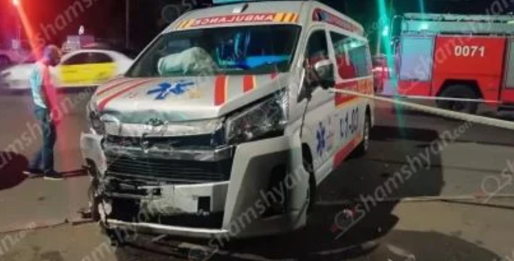 Ավտովթար «Շտապօգնության» մեքենայի մասնակցությամբ