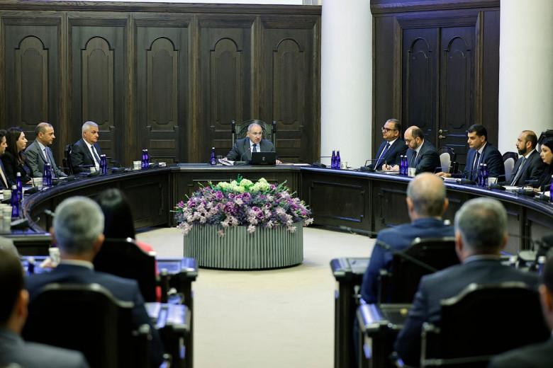 Իշխանավորների հարստացումը, ճոխ կենսակերպն ու թոշակների թշվառությունը. «Փաստ»