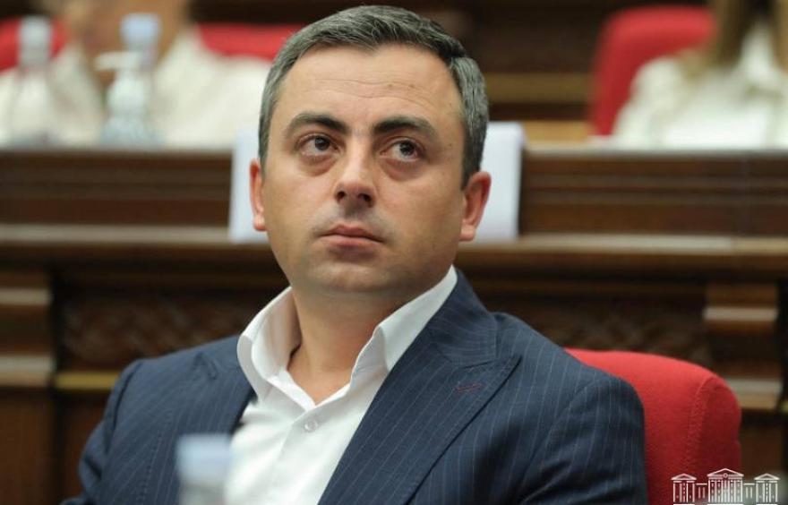 Հարգելի Մակրոն, Ձեր «աջակցությունը» Փաշինյանին նպաստում է բռնապետությանը, ոչ թե ժողովրդավարությանը