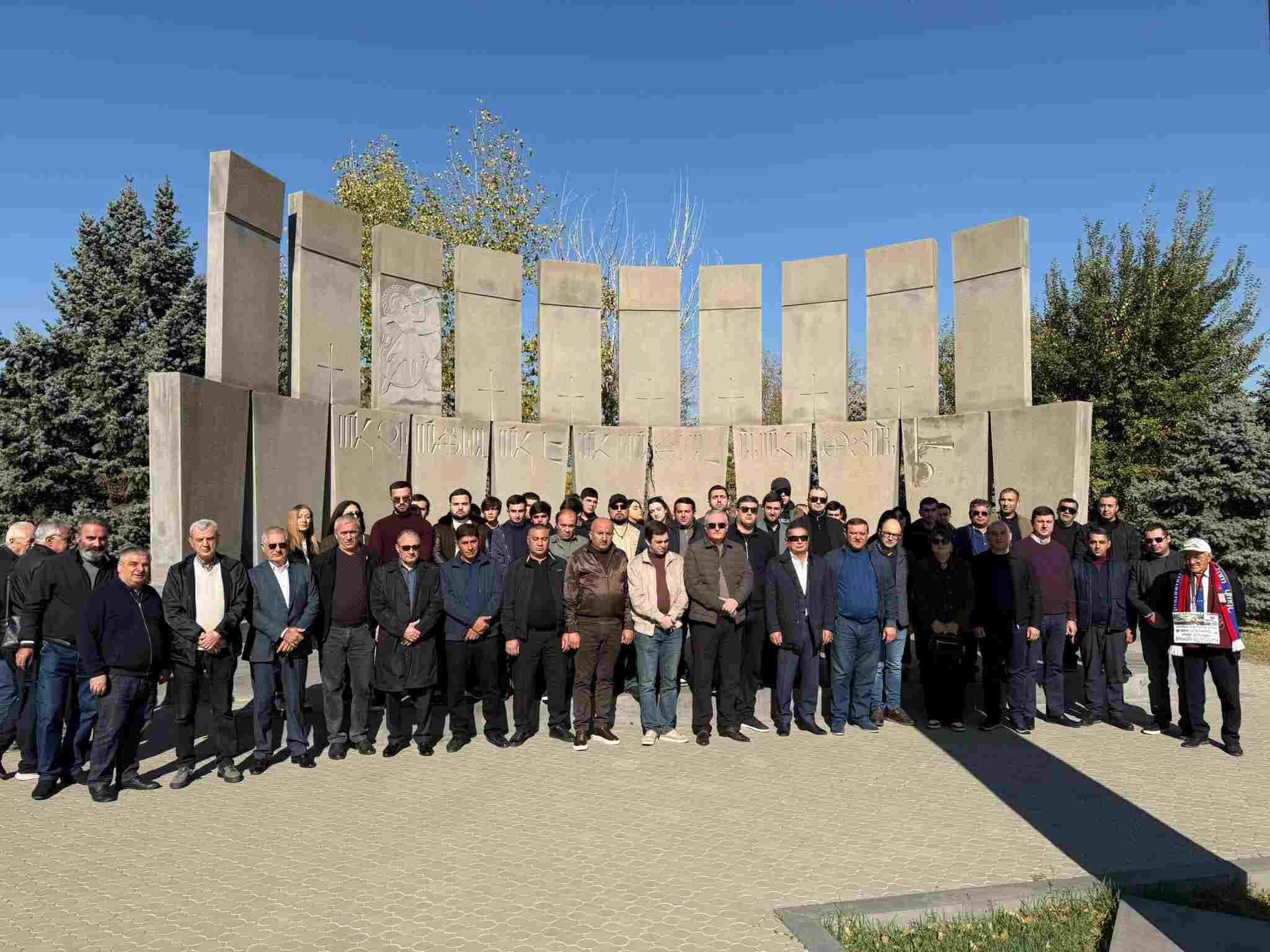 ՀՀԿ մի շարք անդամներ Եռաբլուրում հարգանքի տուրք են մատուցել Աշոտ Նավասարդյանի հիշատակին