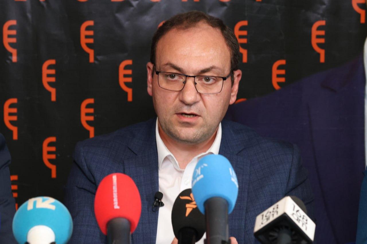 Արշակ Սրբազանի կալանքի որոշման դեմ վերաքննիչ բողոքը քննարկվելու է գրավոր ընթացակարգով