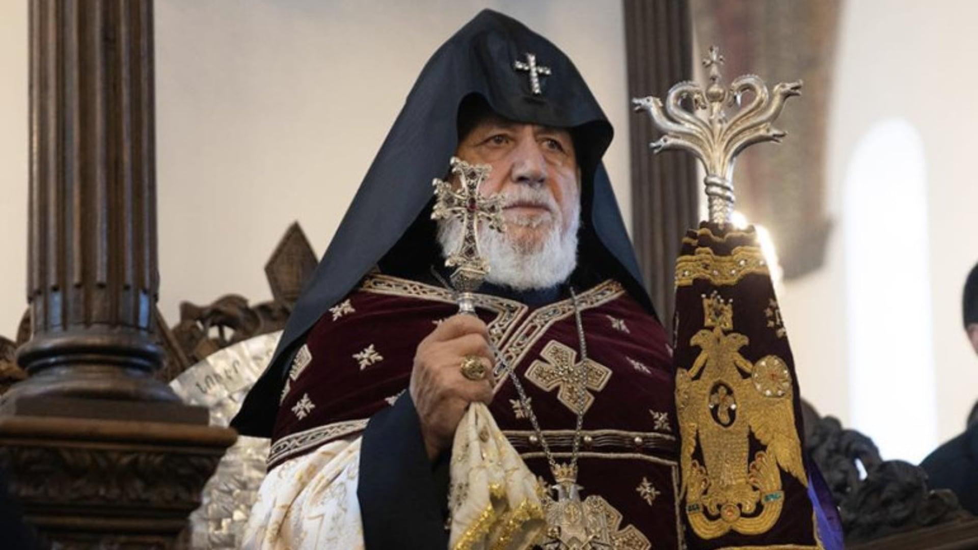 Մայր Աթոռ Սուրբ Էջմիածնից հայրական մեր սերը և հայրապետական օրհնությունն ենք բերում Հայոց բանակի սպաներին ու զինվորներին և համայն մեր ժողովրդին՝ բանակի օրվա առիթով․ Գարեգին Բ