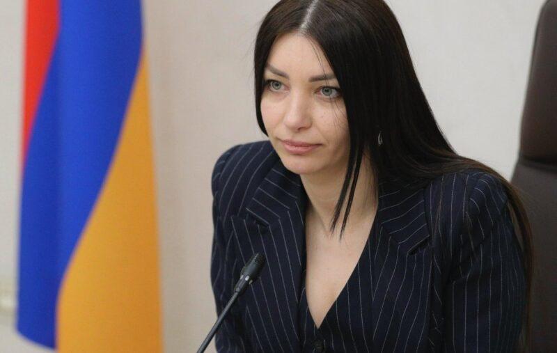 Իսկ ով է «Կիսաբաց լուսամուտներ»-ի Հասմիկ Հակոբյանի հայրը. «Ժողովուրդ»