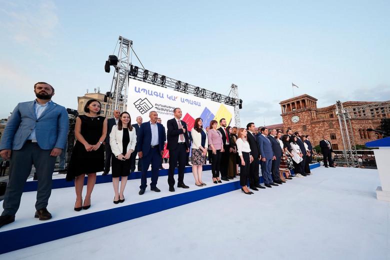 Իշխանությունները պատրաստվում են հարցումների թվեր «կրակել». «Փաստ»