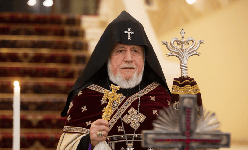 Աղոթում ենք, որ Ամենակալ Տերը օրհնի մայրության բերկրանքին սպասող կանանց և շնորհի որդեծնություն