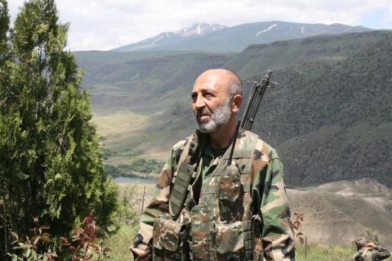 Չեմ զարմանում՝ ձեր ուսուցիչները Մայր Աթոռում Խորեն Վեհափառ են խեղդել, հո իրենցից հետ չեք մնալու