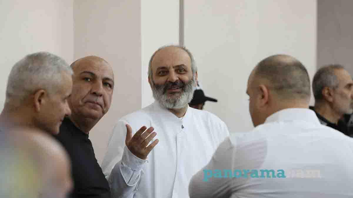 Բագրատ Սրբազանը բանտից շարունակում է մեր հանրությանը ծառայել