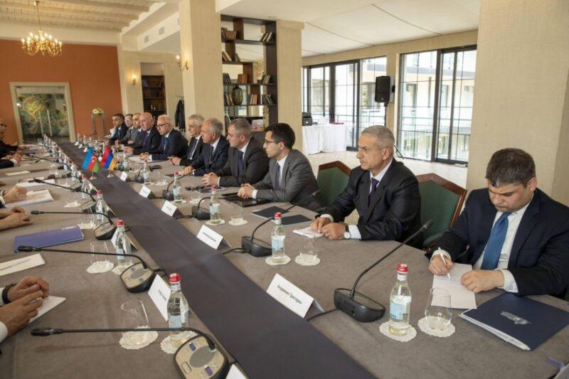Նոր մանրամասներ հայ և ադրբեջանցի գործարարների հանդիպումից. «Հրապարակ»