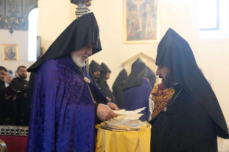 Քրիստոս մեր Եկեղեցու մեջ, մեր ժողովրդի խաչակիր ճանապարհի մեջ, Սուրբ Էջմիածնի անլռելի զանգերի մեջ