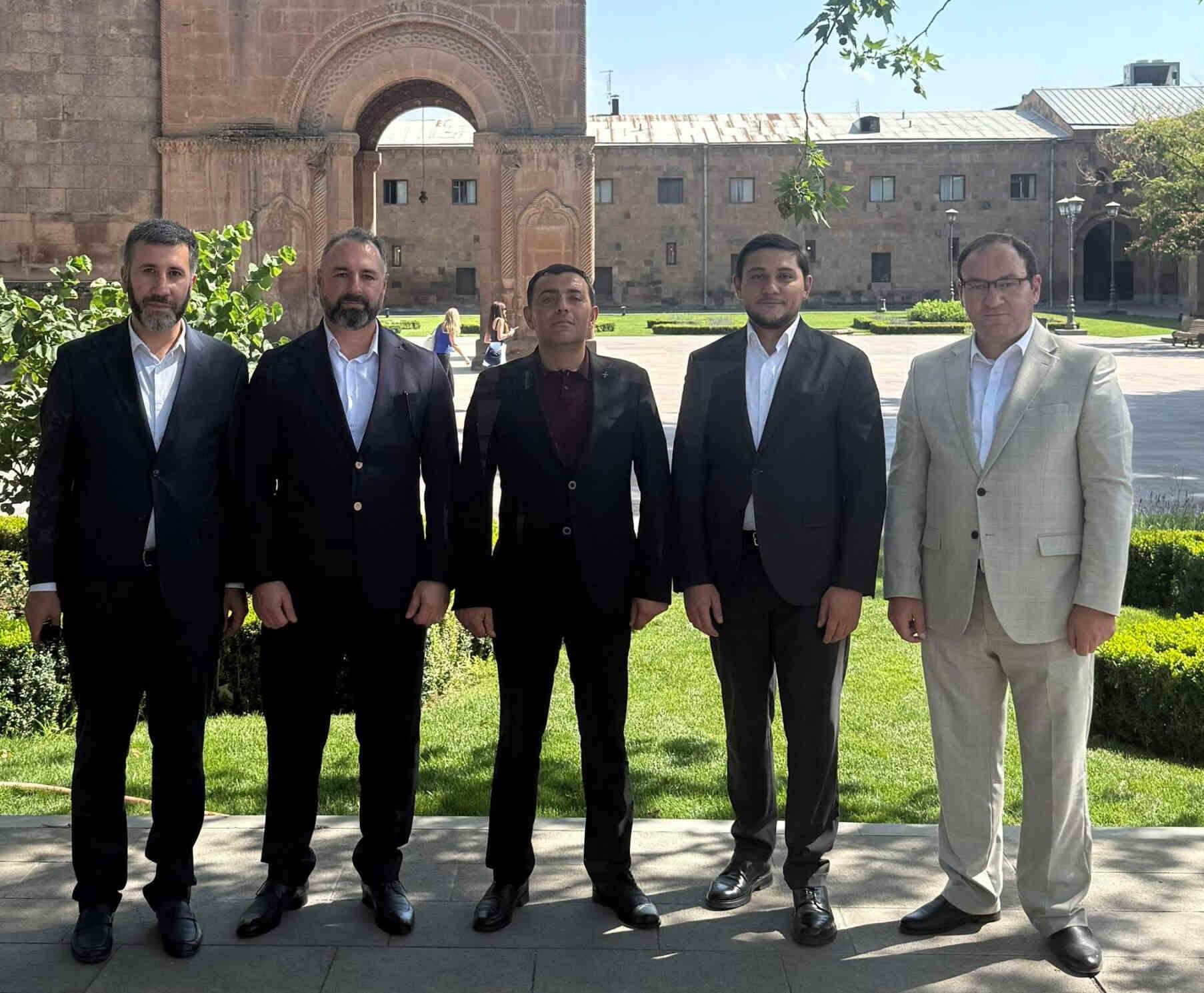 Հրատապ. Նախընտրական պաստառ պոկելու համար ձերբակալված քաղաքացու ինքնասպան է եղել. գործ ունենք իրավապահ համակարգի ծանրագույն ապօրինության հետ