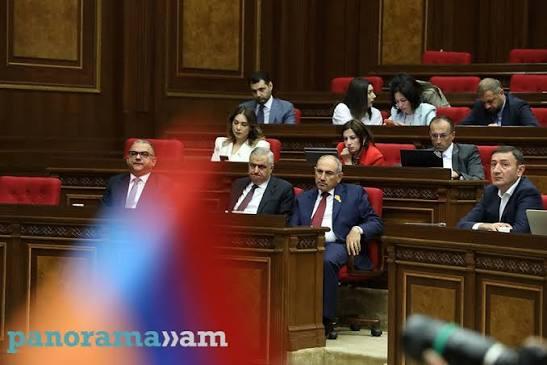 ԱԺ դահլիճը հոգեհանգստի սրահ էր հիշեցնում. «Հրապարակ»