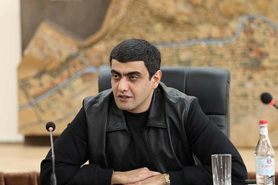 210 մլն դրամ, 300 հազար դոլար և 100 հազար եվրո. ինչ է հայտարարագրել Առուշ Առուշանյանը. «Ժողովուրդ»