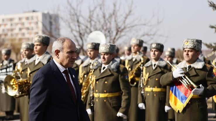 Հաջորդը զինվորականներն են․ «Հրապարակ»