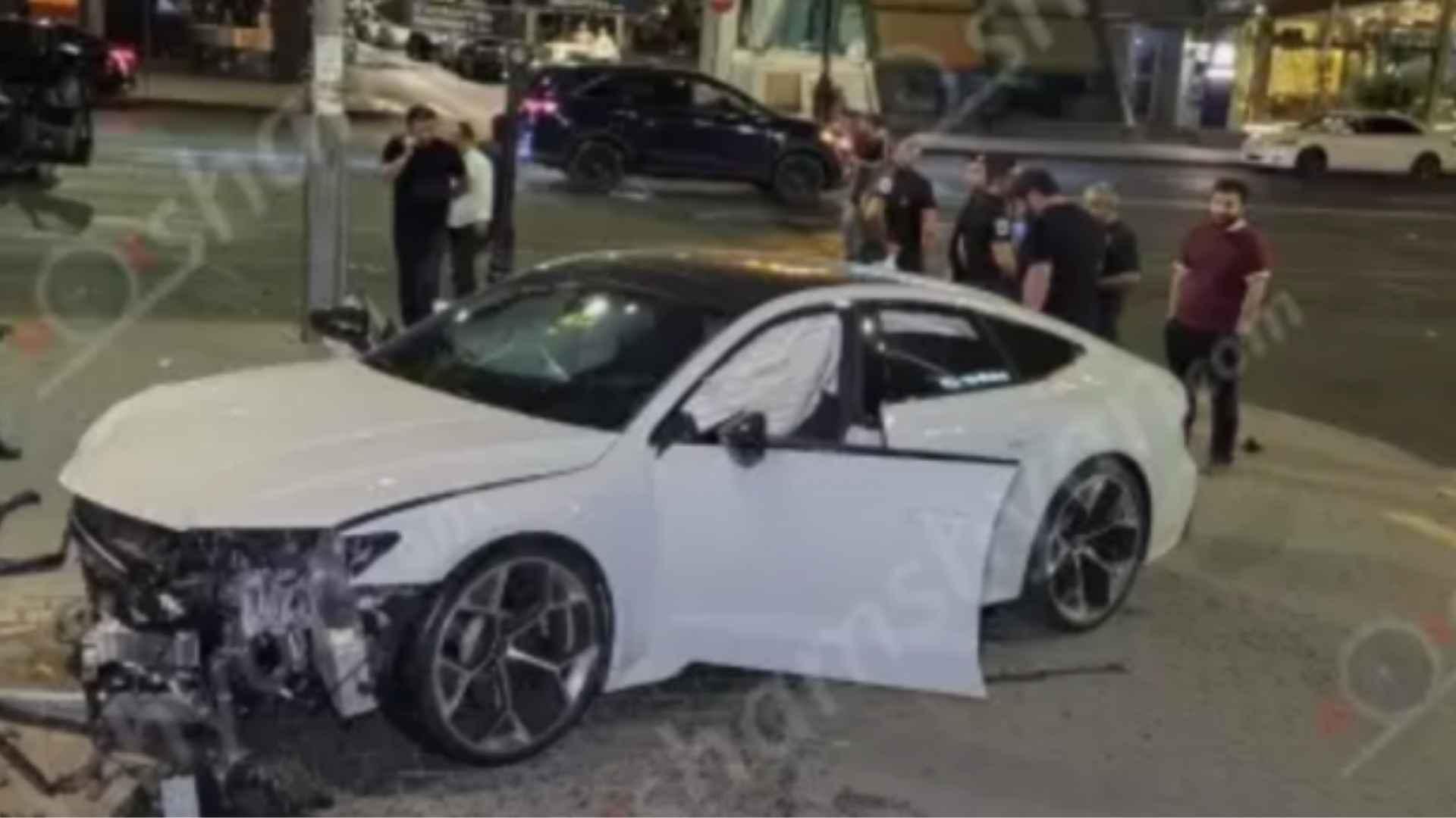 Խոշոր ավտովթար Երևանում․ ոչ սթափ վարորդը մեքենայով բախվել է Չարենցի տուն-թանգարանի պատին