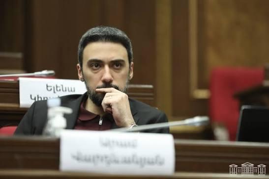 Հանրային ծառայողի հեղինակությունը պետք է լինի այնքան բարձր, որ որևէ մեկը չհանդգնի նրան օգտագործել քաղաքական գործընթացի մեջ. Վարդևանյան