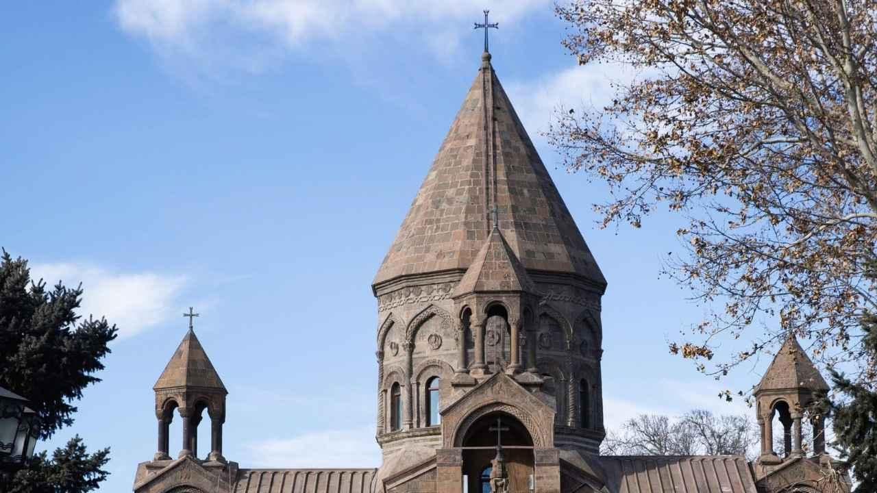 Գարեգին Բ-ի տնօրինությամբ կատարվել են եկեղեցականների նոր նշանակումներ