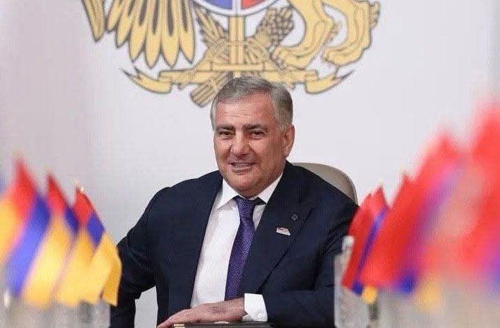 Շնորհակալ եմ Ձեր նվիրումի, համբերության ու սիրո համար. Սամվել Կարապետյանը շնորհավորել է ուսուցիչներին