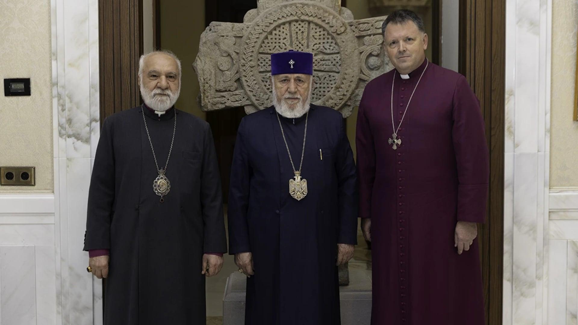 Ամենայն Հայոց Կաթողիկոսն ընդունել է Անգլիկան Եկեղեցու Նորվիչի թեմակալ առաջնորդին