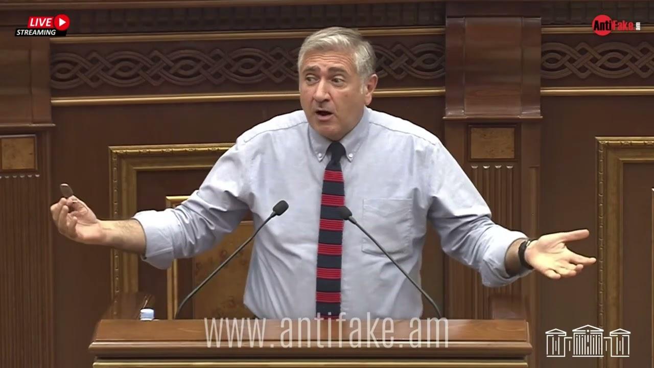 Արթուր Խաչատրյանը առակ պատմեց ԱԺ-ում. «Թող շները պատմեն իրար, տեսե՛ք, քաջ է՝ հաչում է փղի վրա»